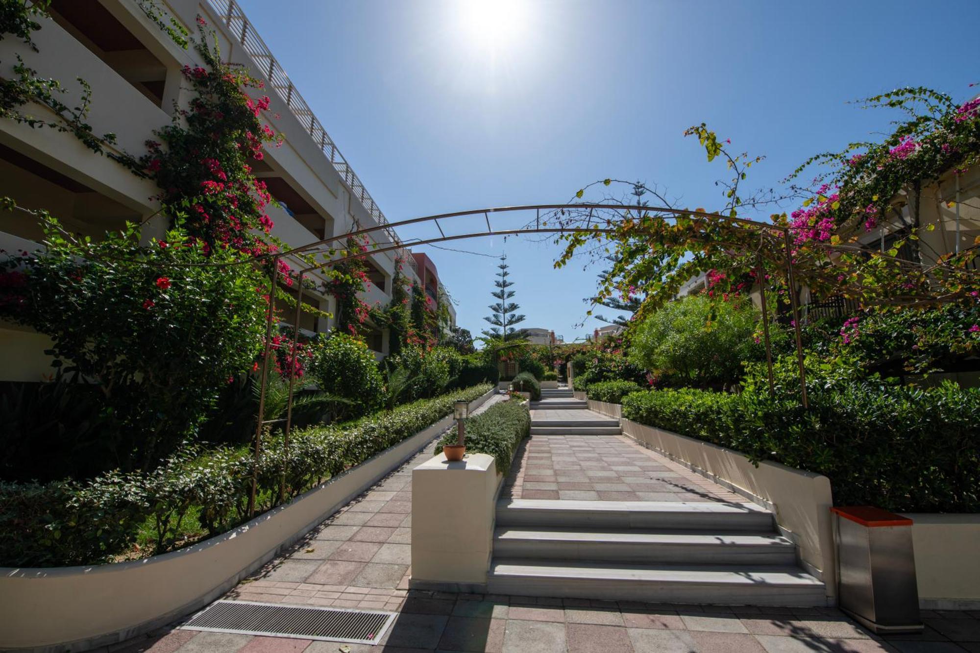 Hydramis Palace Beach Resort Georgioupoli Exterior photo